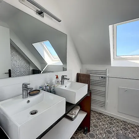Moderne Au Calme, Terrasse, Jardin Clos, A 500m De La De Kairon, Proche Commerces Et Loisirs - Fr-1-361-372 *