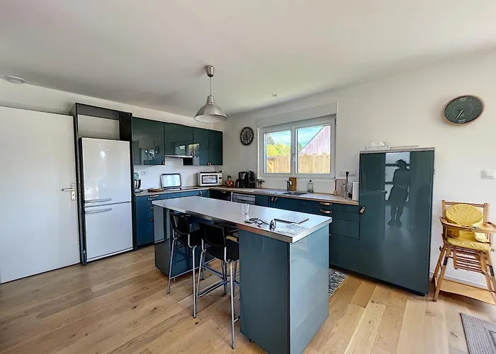 Moderne Au Calme, Terrasse, Jardin Clos, A 500m De La De Kairon, Proche Commerces Et Loisirs - Fr-1-361-372