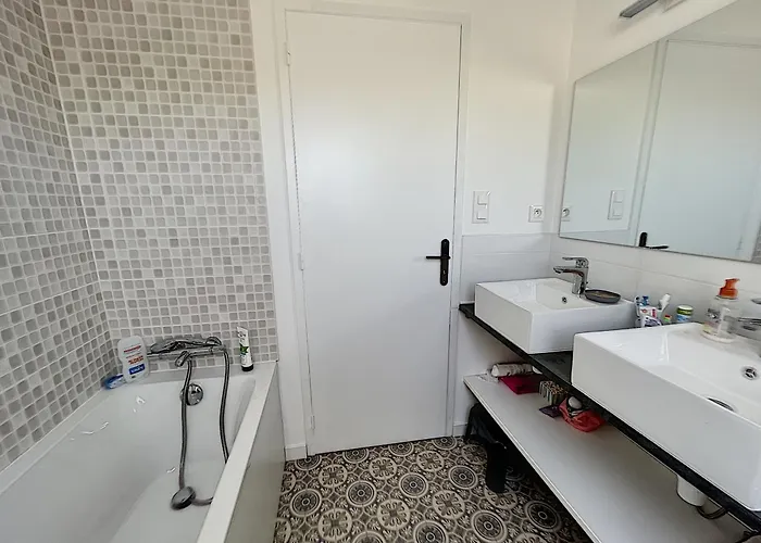 Ferienhaus Moderne Au Calme, Terrasse, Jardin Clos, A 500m De La De Kairon, Proche Commerces Et Loisirs - Fr-1-361-372 *